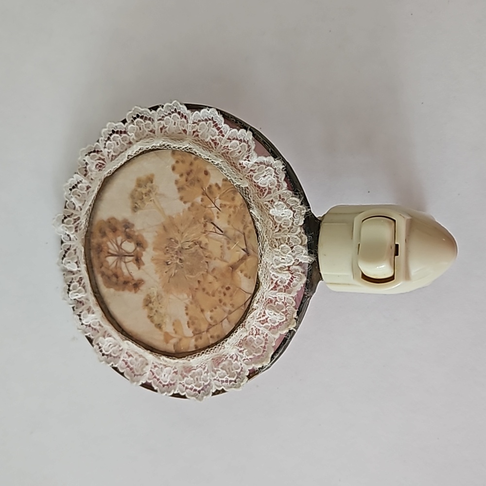 Vintage Night Light Gallery Oakland CA Sleepy Time Plug In Rotate Flowers Lace